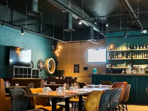 Trèfle Rouge - Restaurant Bar Jeux