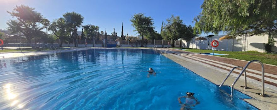 Piscina municipal El Palmar de Troya