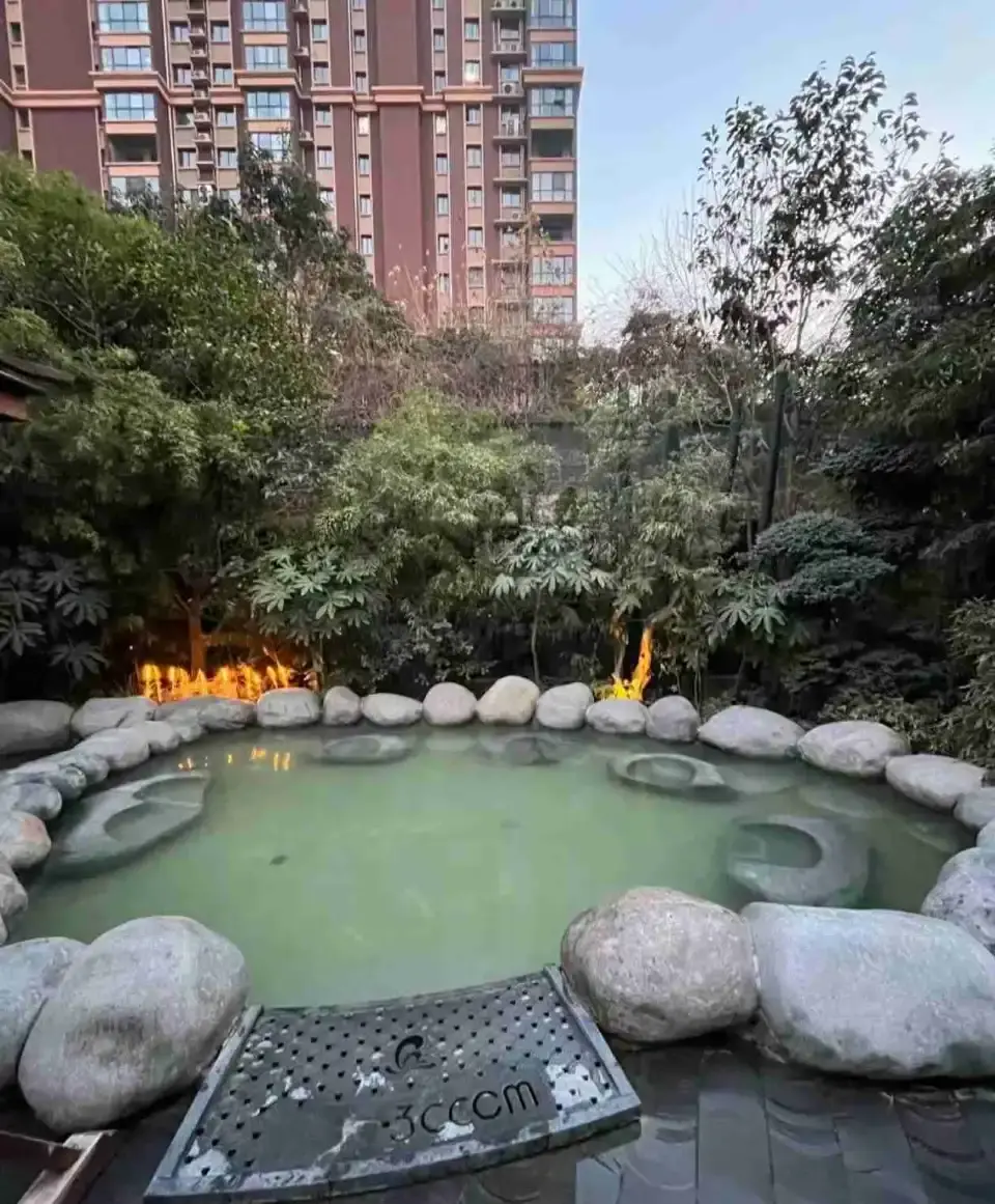 4_Baye 3000m Hot Spring