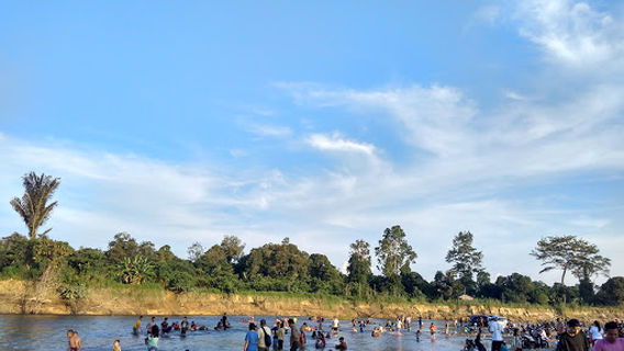 PANTAI TELUK BARAK