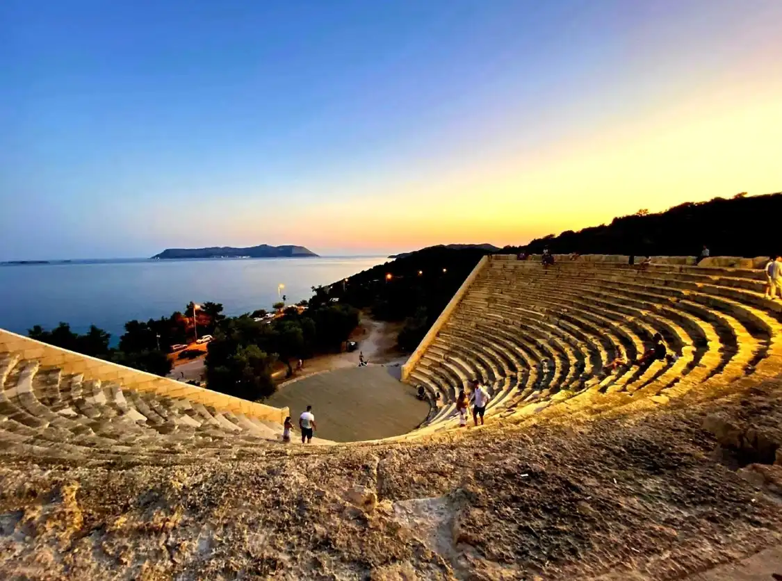Các khách sạn gần Hellenistic theatre
