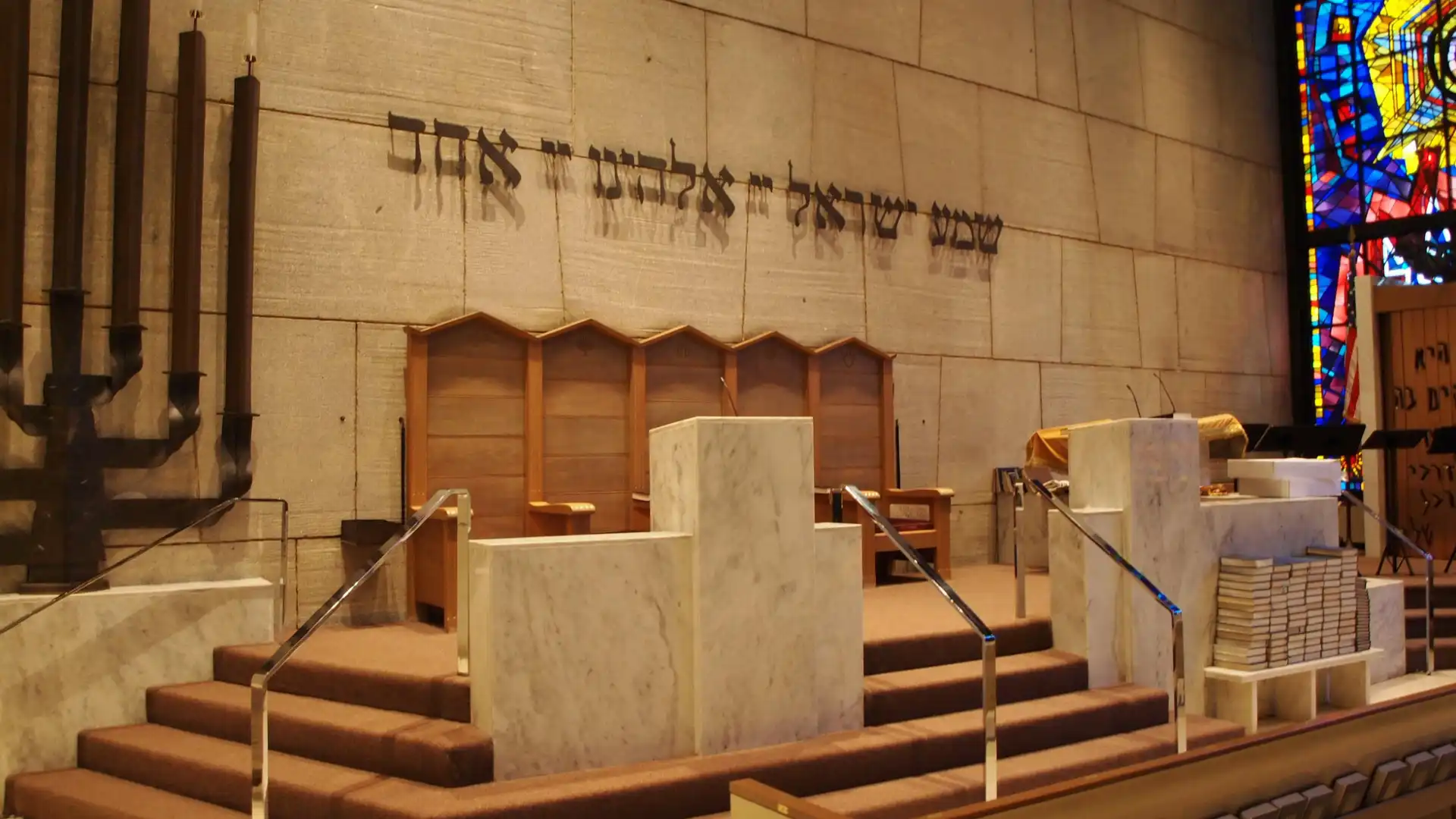 Hotels near Chicago Loop Synagogue