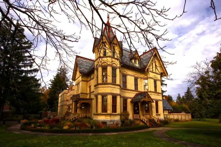 Hotels near Lake Lisgar Waterpark