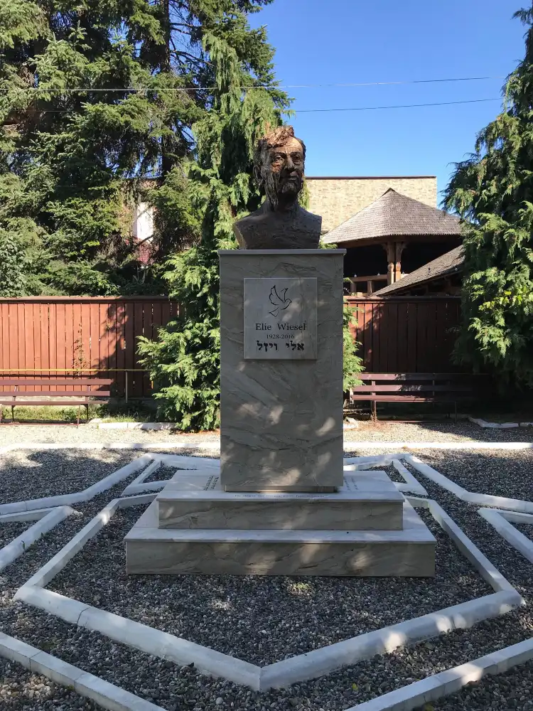 Hotel dekat The Elie Wiesel Memorial House - The Museum of the Jewish Culture in Maramures
