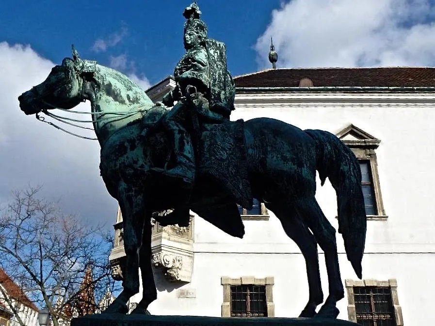 2_Equestrian Statue of Andras Hadik