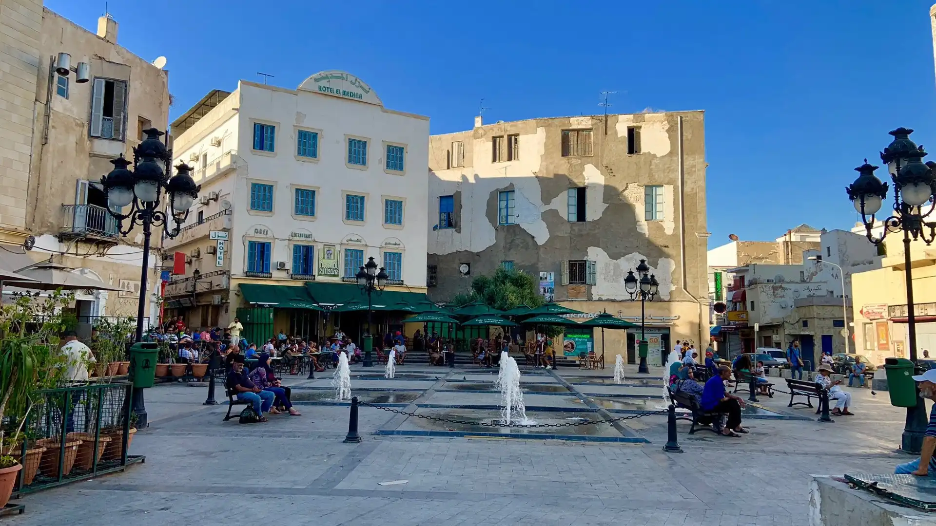 Hotels near Victoria Square