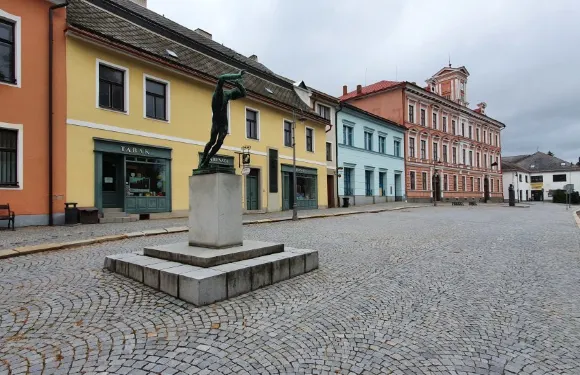 諾夫梅斯託納馬瑞夫