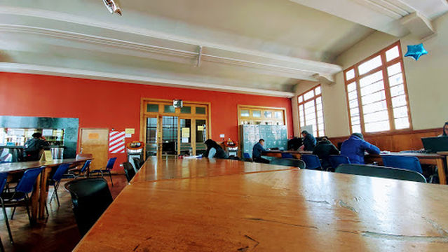 Municipal Library "Mariscal Andrés de Santa Cruz"