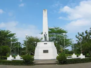 Plaza Triunfo - Rizal Monument
