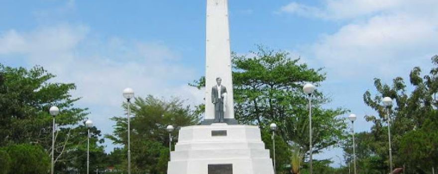 Plaza Triunfo - Rizal Monument