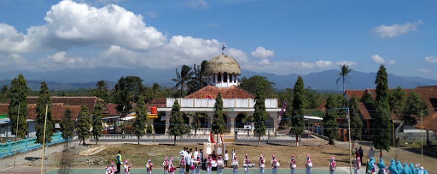 Alun-alun Pamokolan