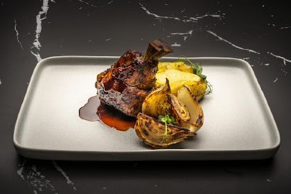 Oben Restaurant & Skybar