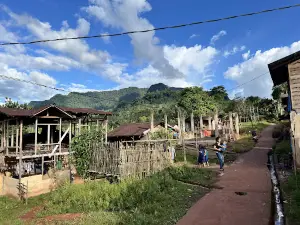 Rumah Adat Desa Tamong