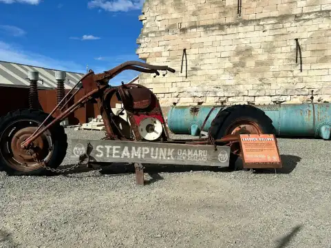 Hotels near Steampunk HQ