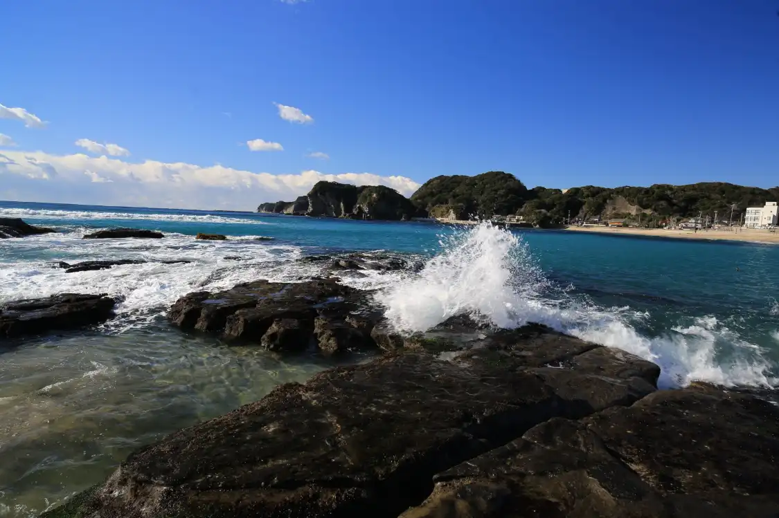 Hotels near Moriya Beach