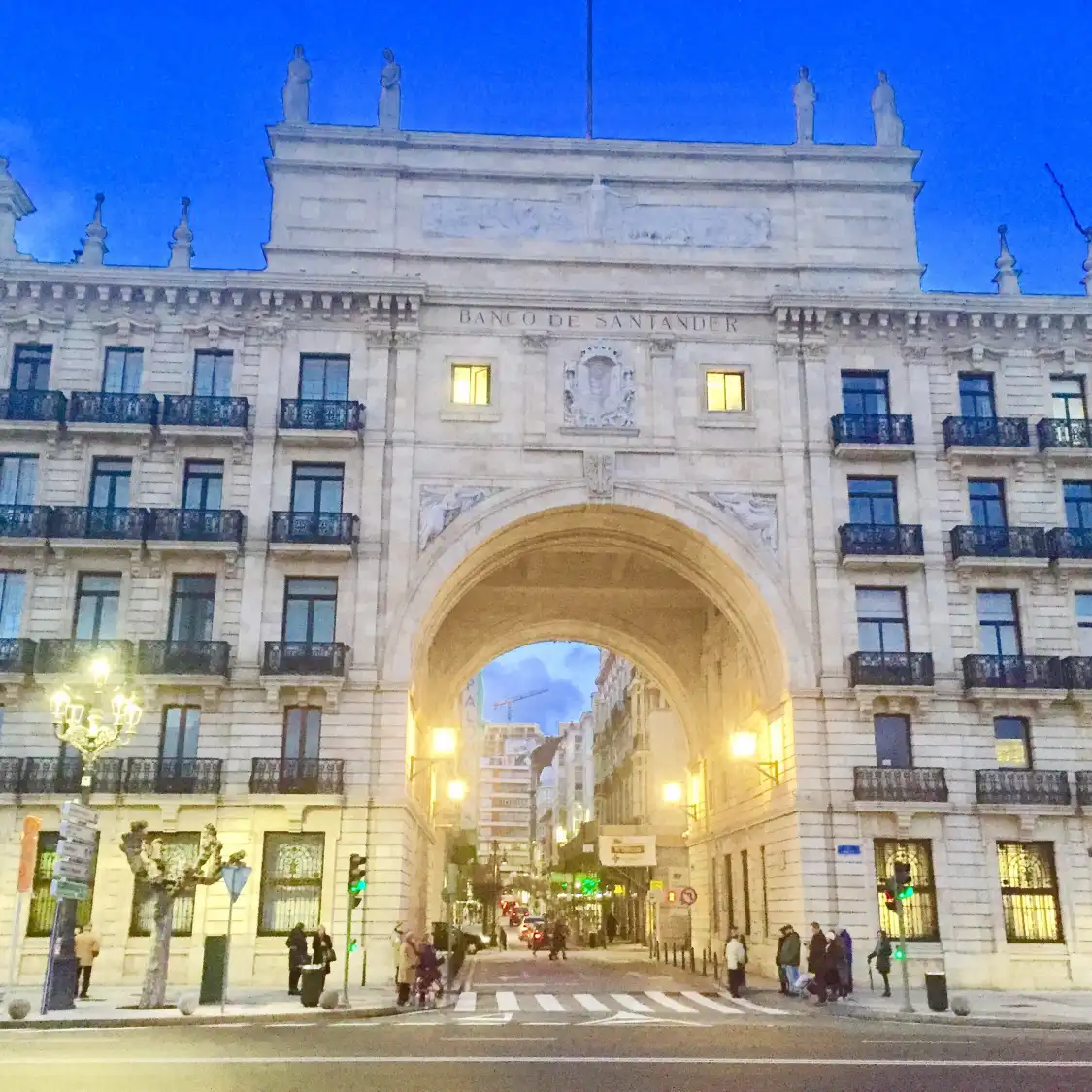 Hotel dekat Edificio del Banco Santander