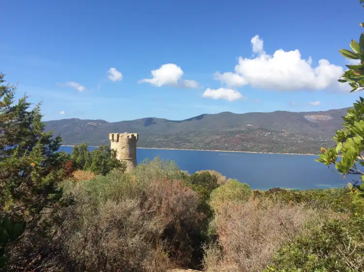 Hotels in Serra-di-Ferro