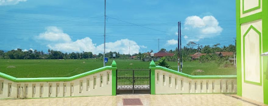 Masjid Al Hikmah Kuwaru Ustad Bambang