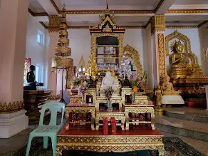 วัดกลาง รัตนบุรี