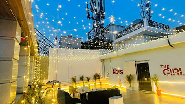 Cubana Heights Club & Restaurant