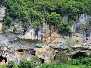 Thẩm Khuyên Cave