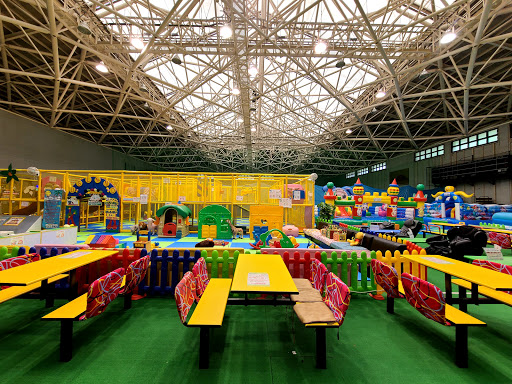 キッズユーエスランド 山梨富士山店