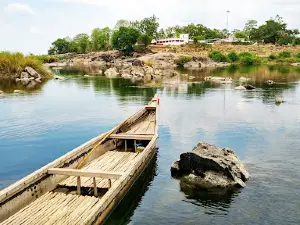 Huma Leaning Shiva Temple