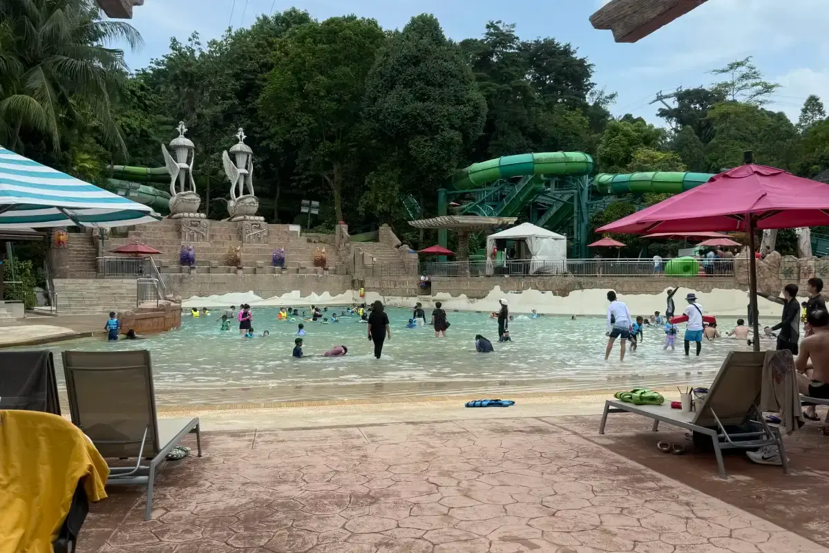 How Long to Stay at Adventure Cove Waterpark