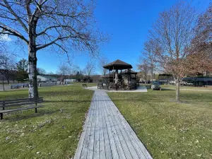 Oxbow Park & Zollman Zoo