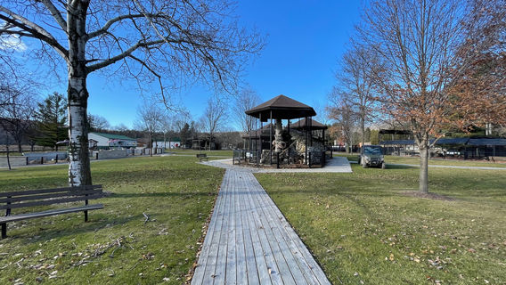 Oxbow Park & Zollman Zoo