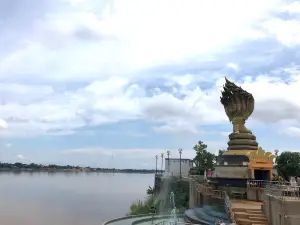 Phaya Sri Satta Nakarat Plaza