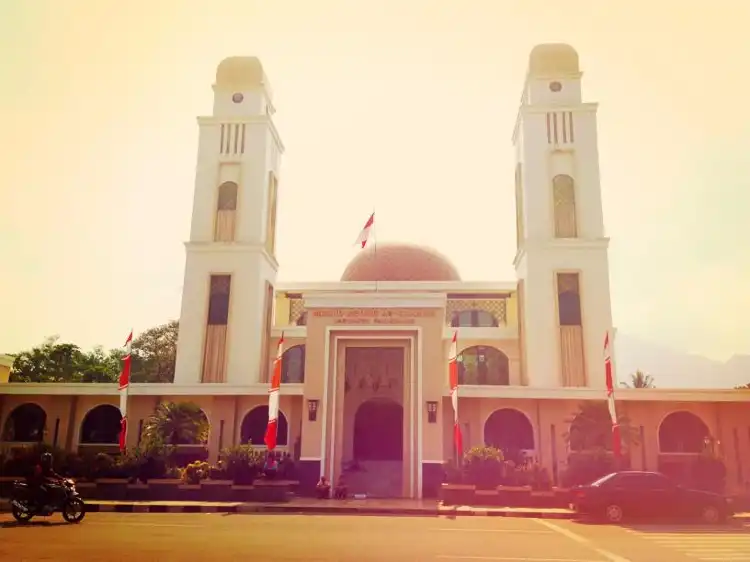 Hotels in Pandeglang
