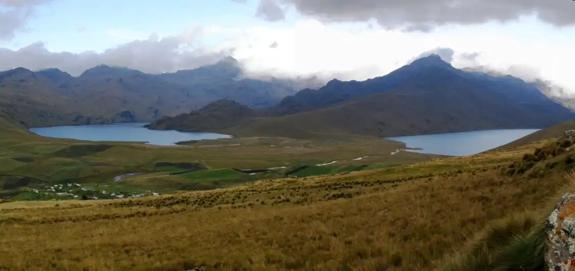 Отели рядом с достопримечательностью «Lakes of Ozogoche (Lagunas de Ozogoche)»