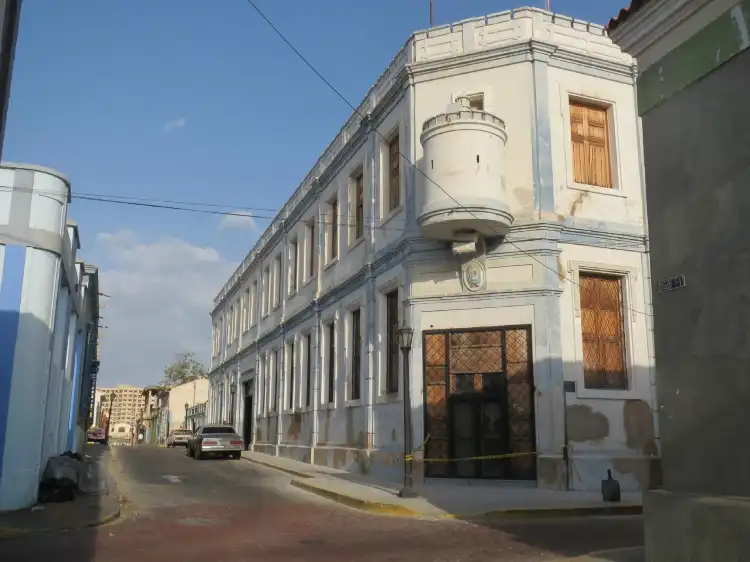 Hotels in Parroquia Bolivar