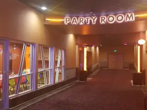 Regal Lansing Mall
