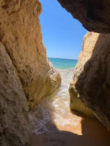 Hotels near Praia dos Careanos