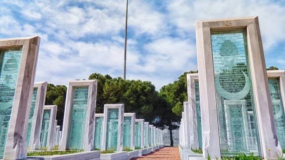 KIrmIzI SIrt 125. Alay Siperleri