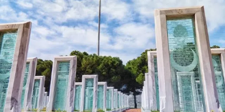 Kırmızı Sırt 125. Alay Siperleri