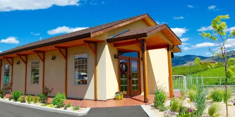 vinAmite Winery and Wine Lounge