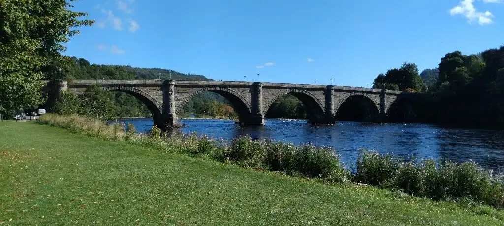 Hotels near Dunkeld Bridge