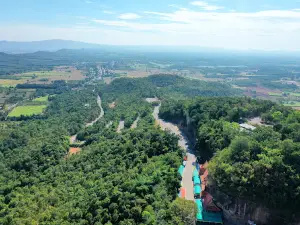 Wat Tham Sumontha Phaowana
