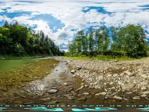 Chornyi Cheremosh River