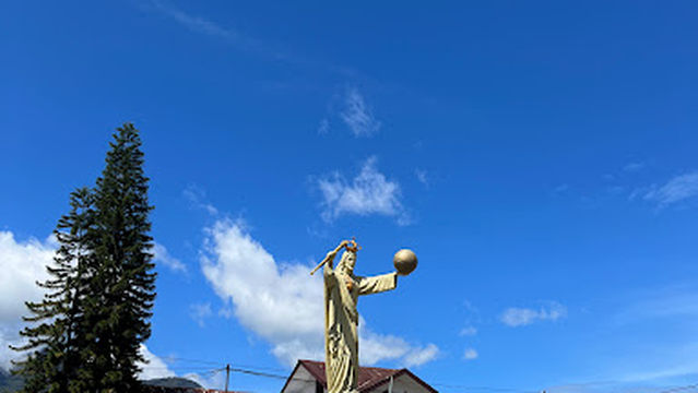 Patung Kristus Raja Kumba