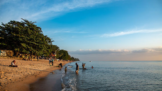 Pantai Pengkalan Balak Melaka