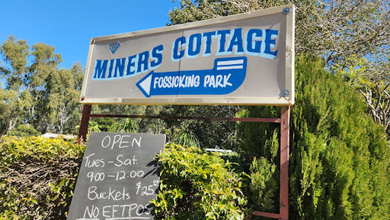 Rubyvale Miners cottage