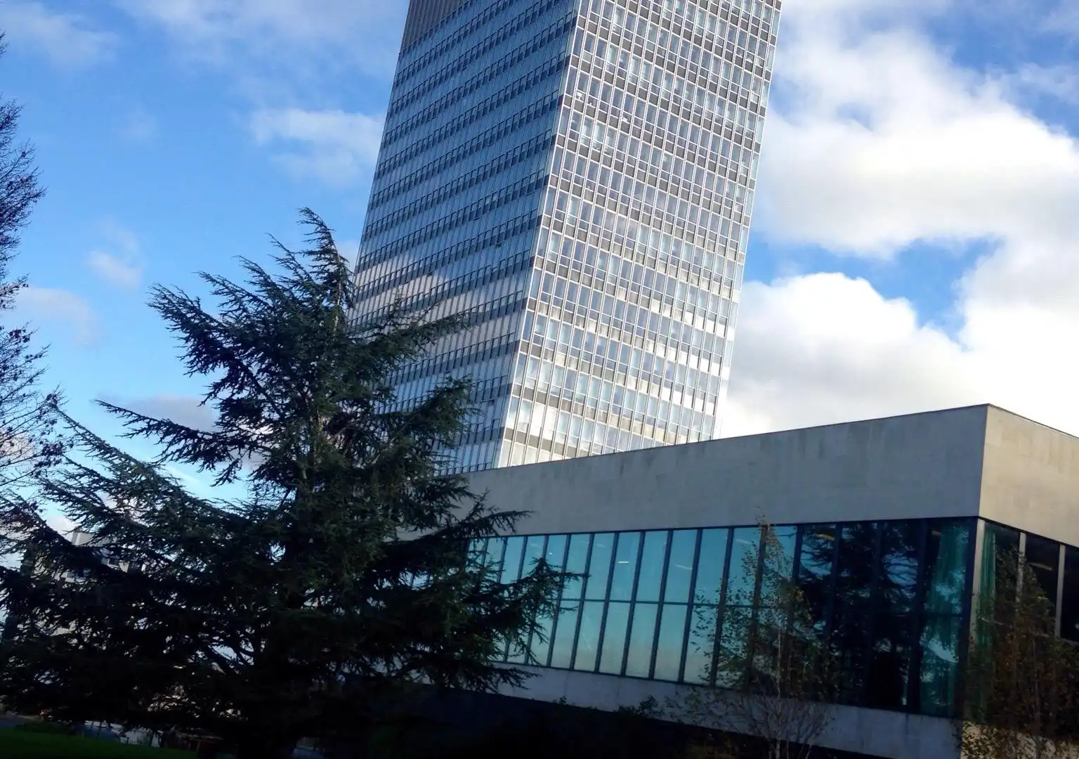 Hotels in der Nähe von The Arts Tower