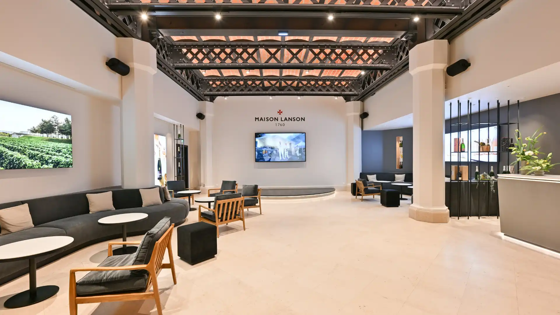 Hotels near Champagnes Lanson