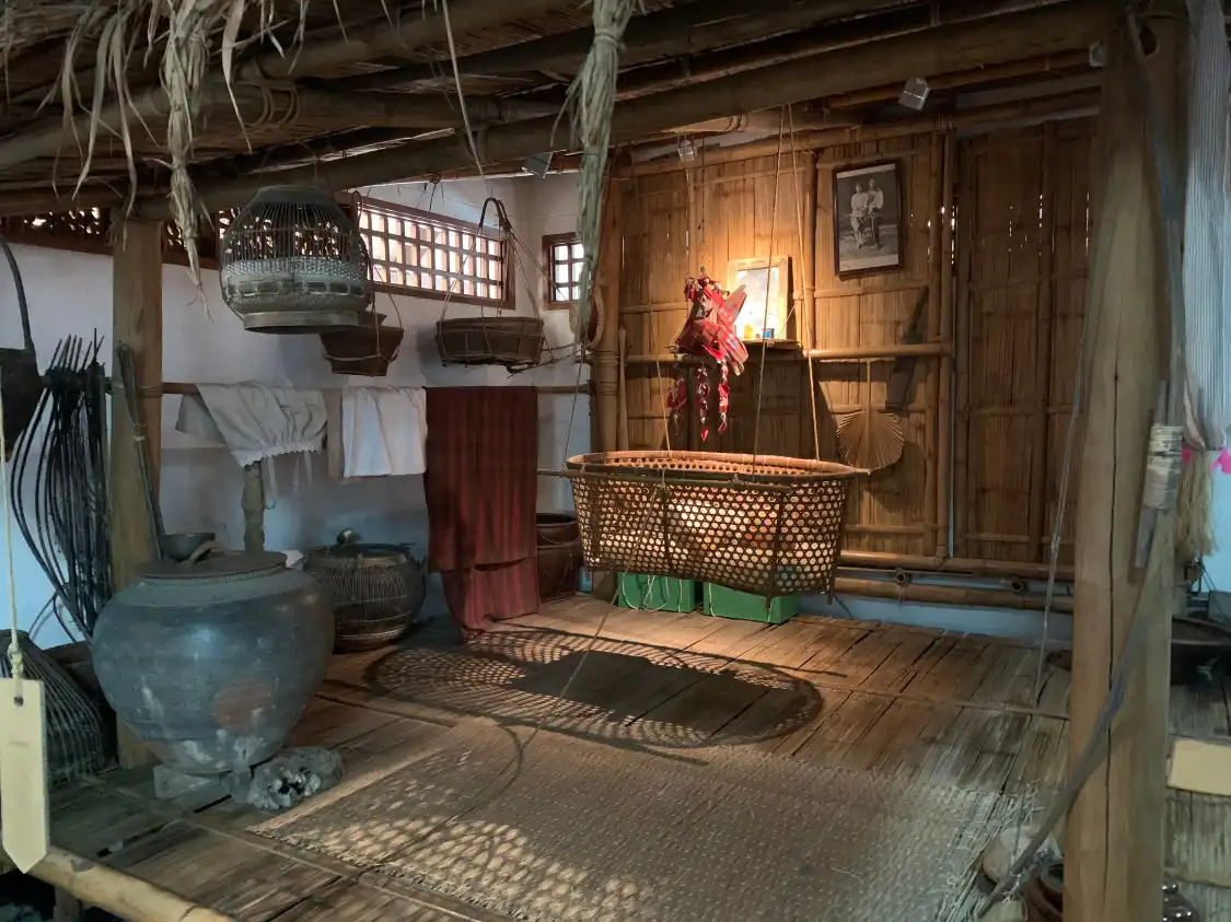 Hotels near SGT. MAJ. Folk Museum