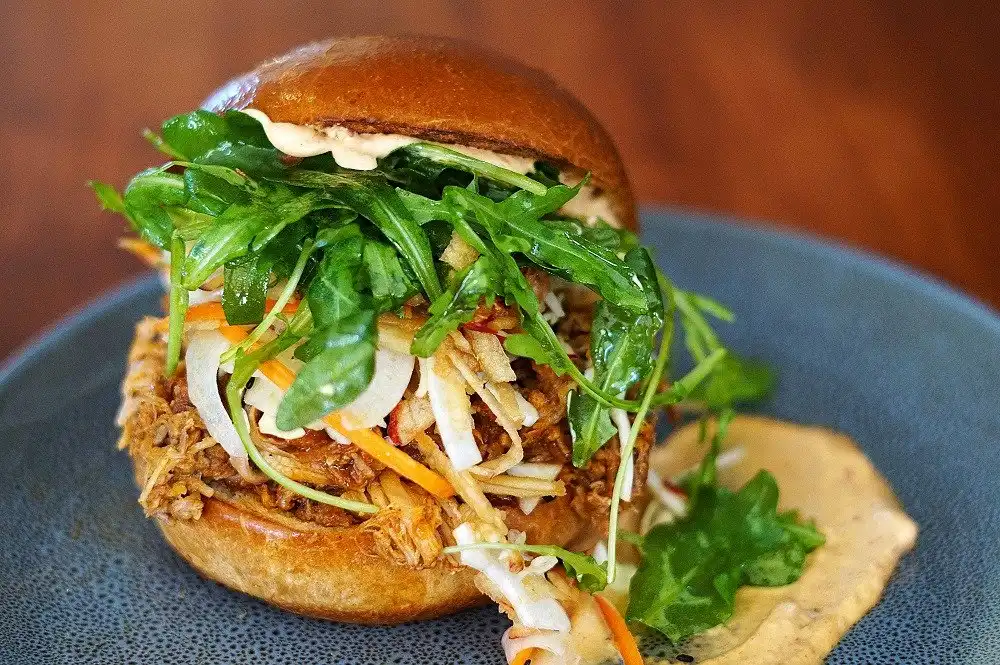 Hotels near Lava Glass - Glassblowing Studio, Sculpture Garden, Art Gallery, Café