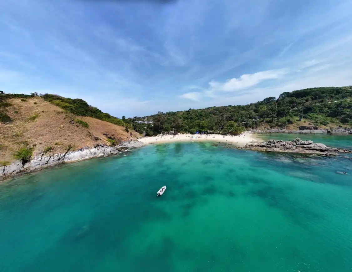 Hotels near Nui Bay